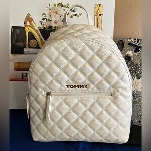 ✨ New ✨ Gorgeous Tommy Hilfiger White Quilted Backpack Purse ✨